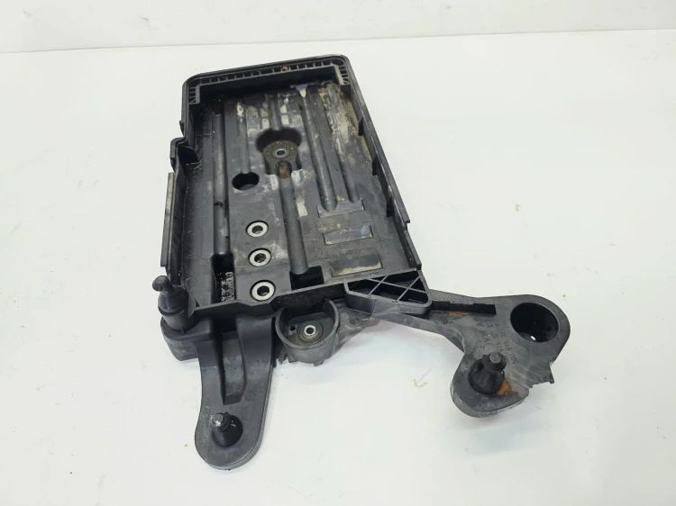 PODSTAWA AKUMULATORA AUDI VOLKSWAGEN SEAT SKODA 5Q0915321E
