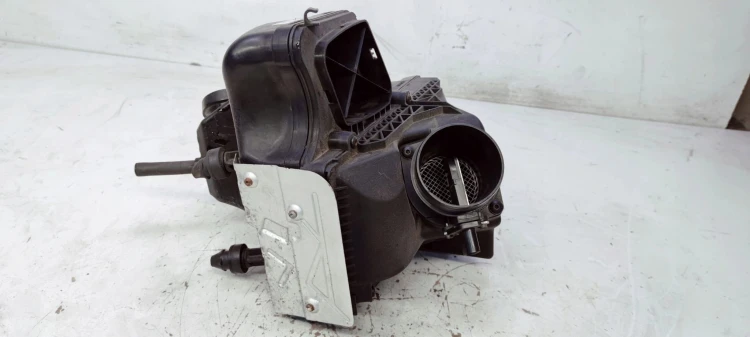 OBUDOWA FILTRA POWIETRZA AUDI A4 B8 A5 8K0133835AF