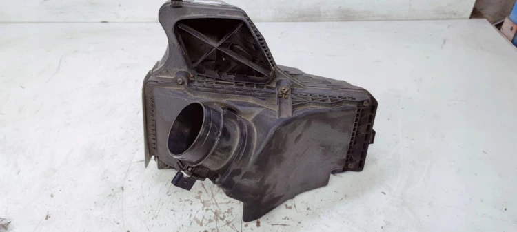 OBUDOWA FILTRA POWIETRZA AUDI A4 B8 A5 8K0133835AF