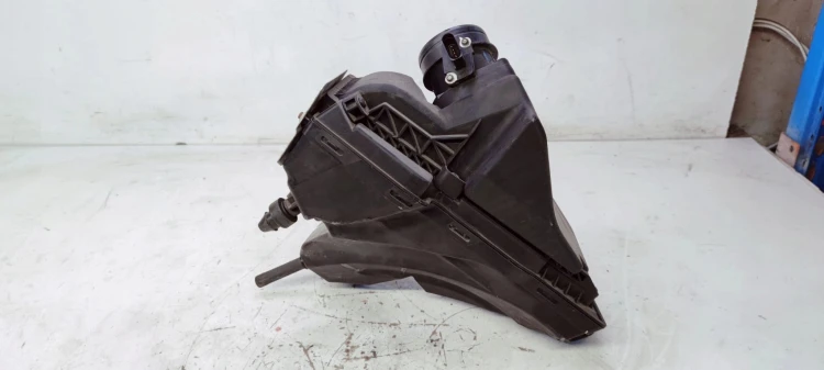 OBUDOWA FILTRA POWIETRZA AUDI A4 B8 A5 8K0133835AF