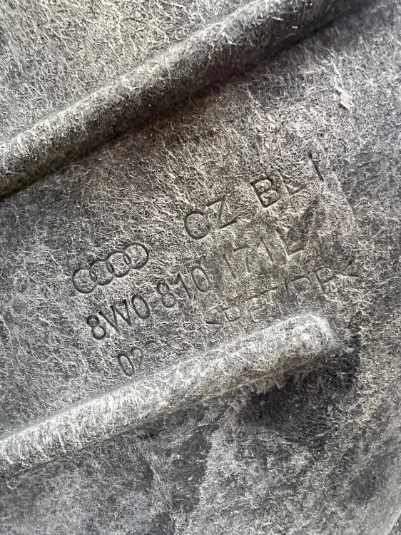 NADKOLE LEWY TYŁ AUDI A4 B9 8W0810171L