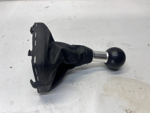 MIESZEK GAŁKA ZMIANY BIEGÓW AUDI A3 8P 8P0863279 4/26 6-BIEGOWA