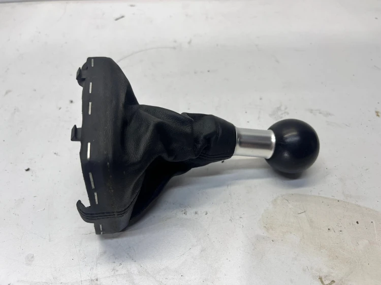 MIESZEK GAŁKA ZMIANY BIEGÓW AUDI A3 8P 8P0863279 4/26 6-BIEGOWA