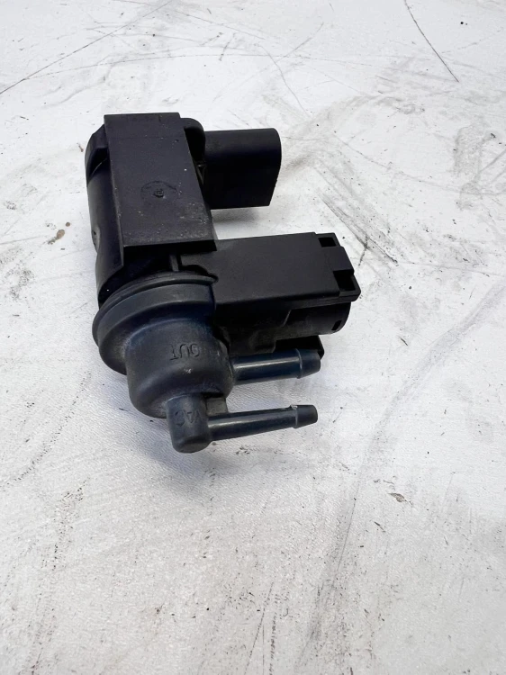 ZAWÓR PODCIŚNIENIA STEROWANIA AUDI A4 B9 A5 A6 C7 A7 2.0 TDI 059906627L