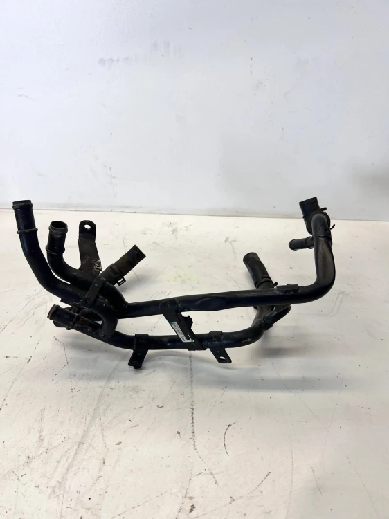 WĄŻ RURA RURKA WODY AUDI A4 A5 2.0 TDI 04L122157CC