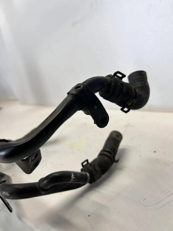 WĄŻ RURA RURKA WODY AUDI A4 A5 2.0 TDI 04L122157CC
