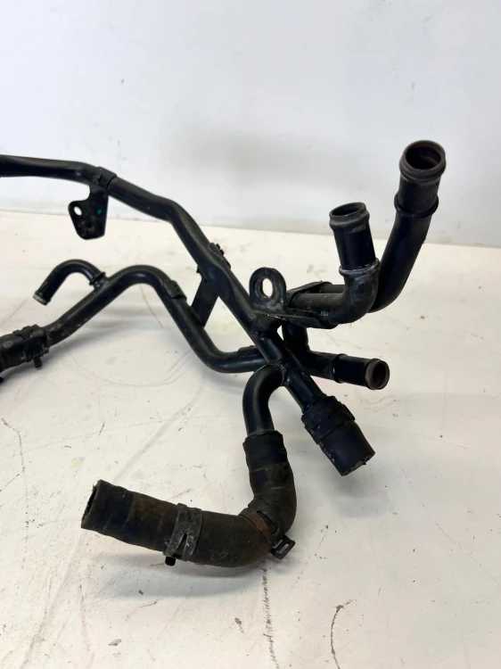 WĄŻ RURA RURKA WODY AUDI A4 A5 2.0 TDI 04L122157CC
