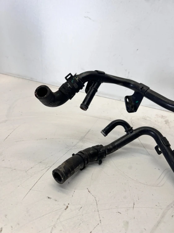 WĄŻ RURA RURKA WODY AUDI A4 A5 2.0 TDI 04L122157CC