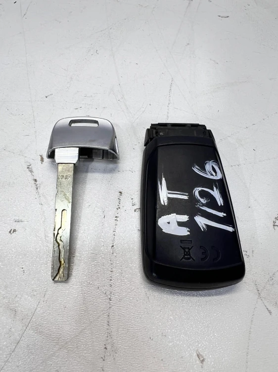 KLUCZYK PILOT KEYLESS PANIC AUDI Q5 FY A4 B9 A5 8W Q7 4M 4M0959754AT 1/26