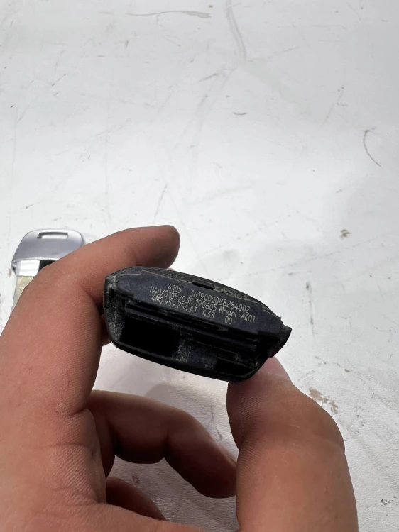 KLUCZYK PILOT KEYLESS PANIC AUDI Q5 FY A4 B9 A5 8W Q7 4M 4M0959754AT 1/26