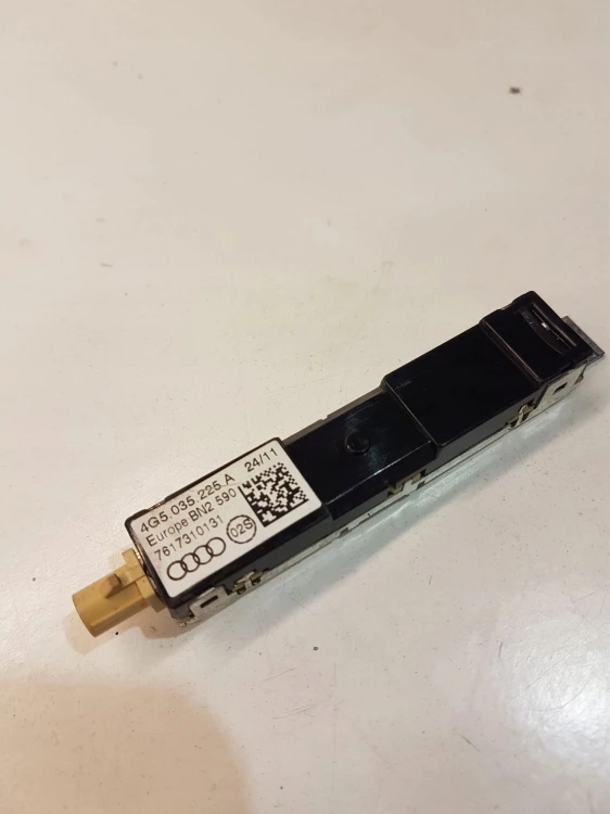 WZMACNIACZ ANTENOWY AUDI A6 C7 A7 4G5035225A