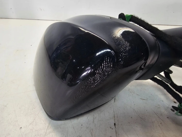 LUSTERKO ZEWNĘTRZNE LEWE AUDI A1 8X4 12-PIN UK LY9B