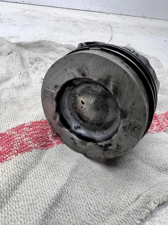 TŁOK + KORBOWÓD AUDI A3 8V 1.6 TDI 03LA 04LD V300