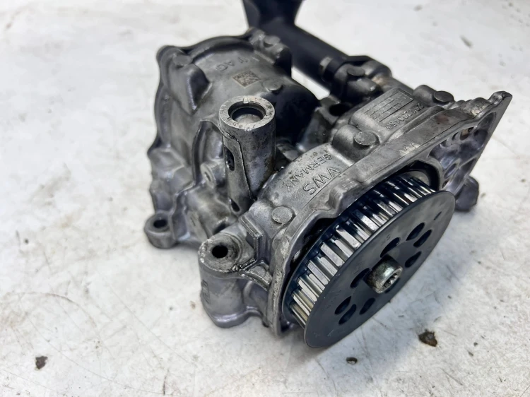 POMPA OLEJU AUDI A3 8V 1.6 TDI 04L145208K 04L145305 04L115251A