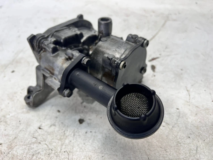 POMPA OLEJU AUDI A3 8V 1.6 TDI 04L145208K 04L145305 04L115251A