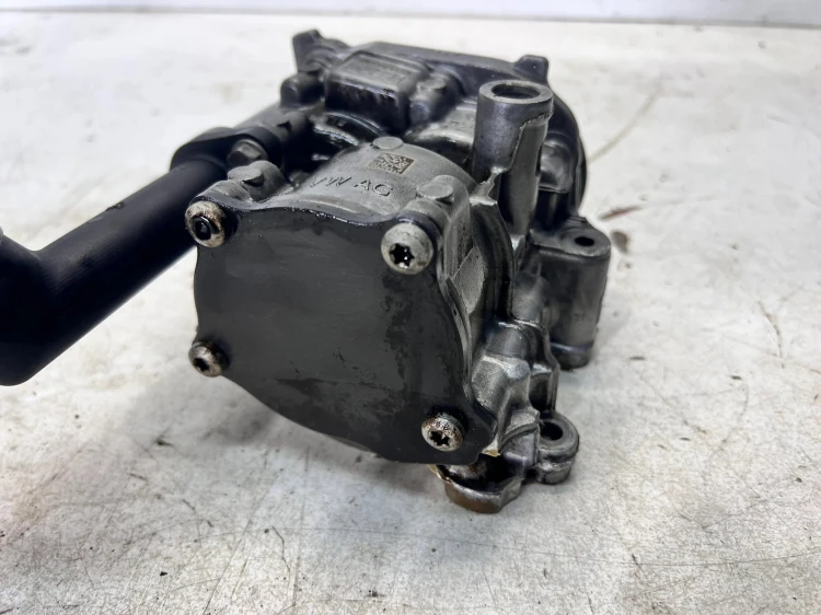 POMPA OLEJU AUDI A3 8V 1.6 TDI 04L145208K 04L145305 04L115251A