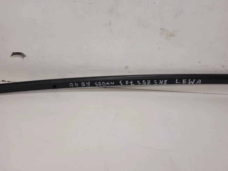 LISTWA MAT LEWA KAROSERYJNA AUDI A4 B8 8K5853703