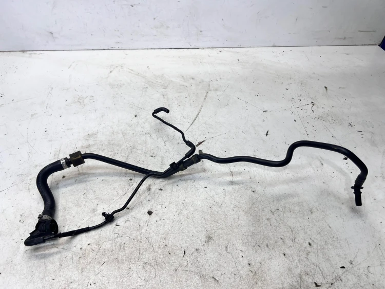 PRZEWÓD RURKA PODCIŚNIENIA AUDI A4 B9 A5 2.0 TFSI 06L133241F 8W0611931CD