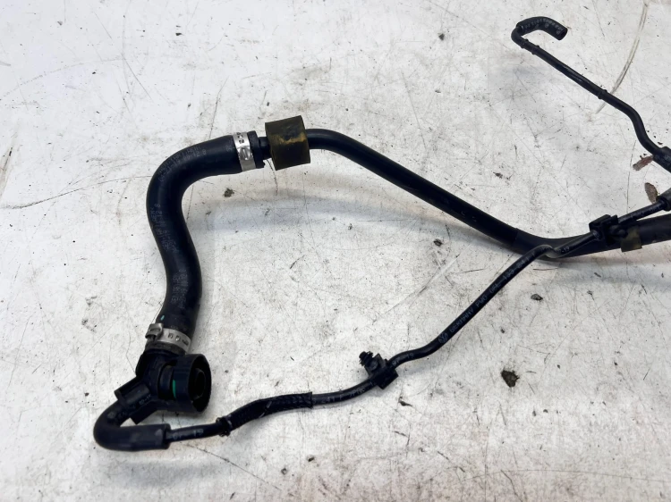 PRZEWÓD RURKA PODCIŚNIENIA AUDI A4 B9 A5 2.0 TFSI 06L133241F 8W0611931CD