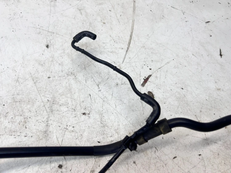 PRZEWÓD RURKA PODCIŚNIENIA AUDI A4 B9 A5 2.0 TFSI 06L133241F 8W0611931CD
