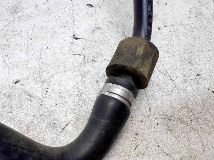 PRZEWÓD RURKA PODCIŚNIENIA AUDI A4 B9 A5 2.0 TFSI 06L133241F 8W0611931CD