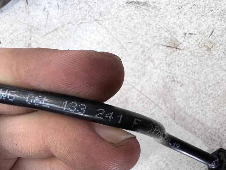 PRZEWÓD RURKA PODCIŚNIENIA AUDI A4 B9 A5 2.0 TFSI 06L133241F 8W0611931CD