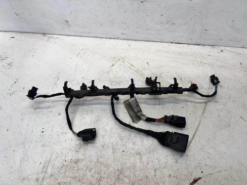 WIĄZKA WTRYSKÓW PALIWA AUDI A4 TFSI 06L971627AA