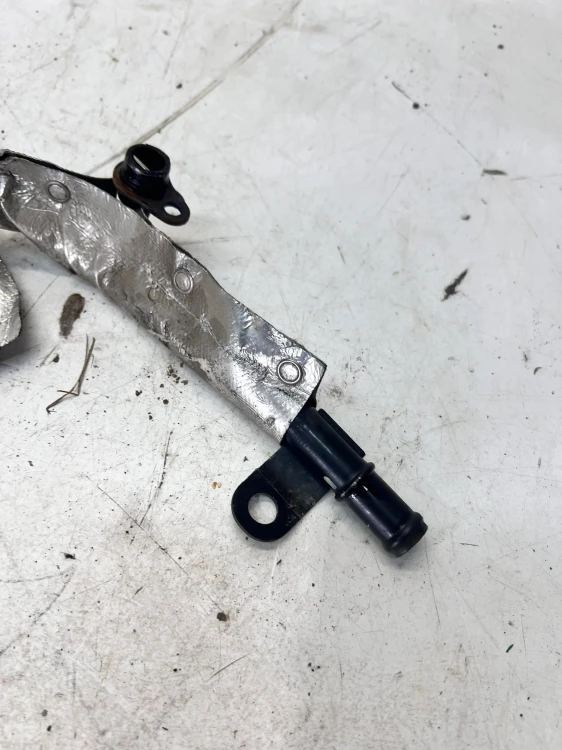 RURKA PRZEWÓD WĄŻ WODY AUDI A4 B9 A5 Q5 FY 2.0 TFSI 06L121085AF