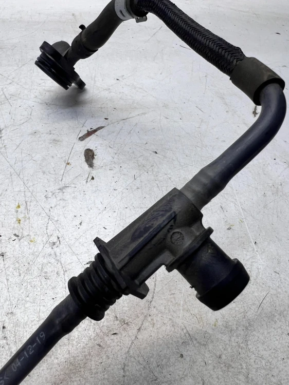 RURKA PRZEWÓD WĄŻ WODY AUDI A4 B9 A5 Q5 FY 2.0 TFSI 06L121081AD
