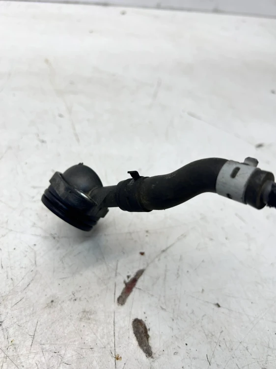 RURKA PRZEWÓD WĄŻ WODY AUDI A4 B9 A5 Q5 FY 2.0 TFSI 06L121081AD