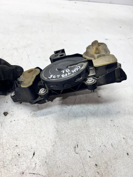 ODMA SEPARATOR OLEJU AUDI A4 B9 A5 Q5 FY 2.0 TFSI 06K103495BL
