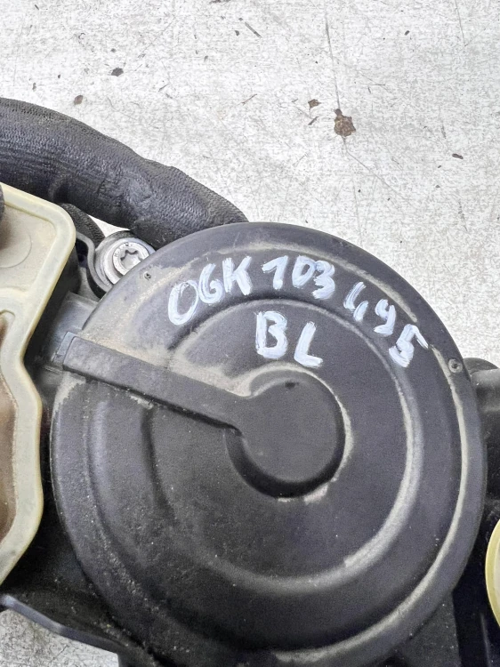 ODMA SEPARATOR OLEJU AUDI A4 B9 A5 Q5 FY 2.0 TFSI 06K103495BL