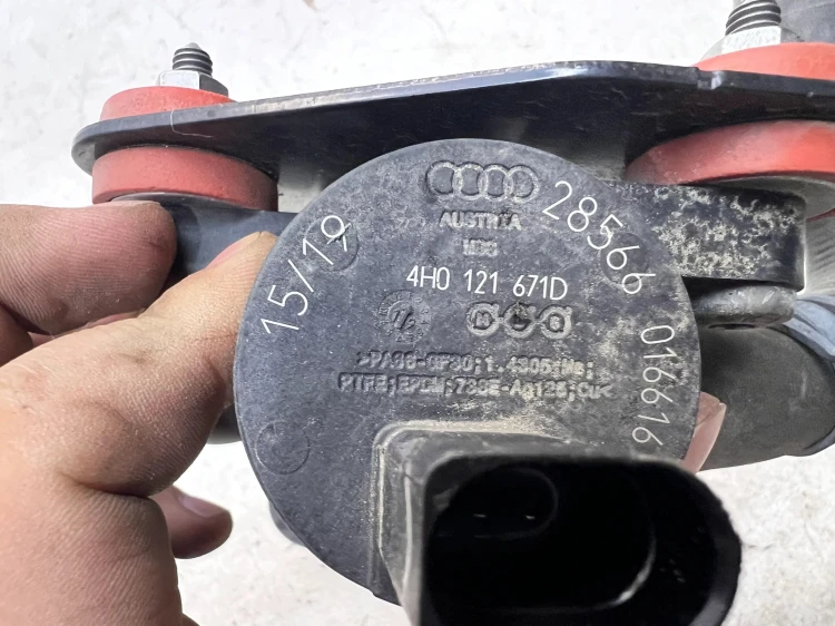 PRZEWÓD WĄŻ WODY AUDI A4 B9 A5 8W 2.0 TFSI 8W1819373C 4H0121671D 8W1819372A