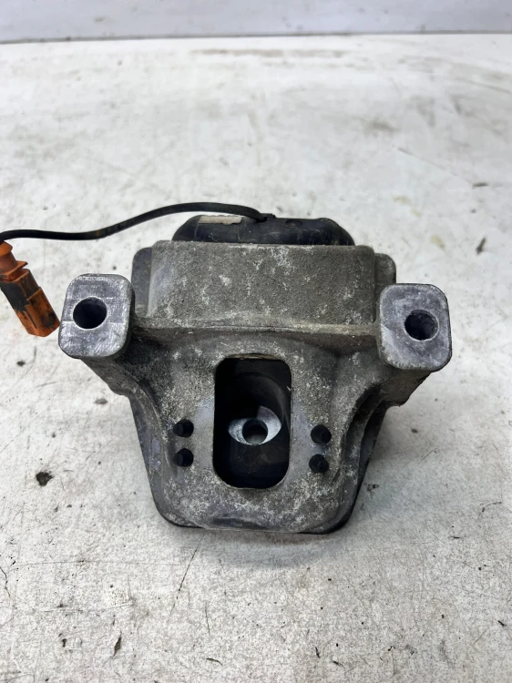 PODUSZKA SILNIKA L P AUDI A4 B8 A5 Q5 8K0199381PT