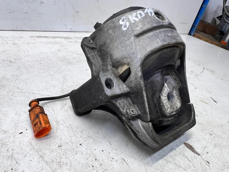 PODUSZKA SILNIKA L P AUDI A4 B8 A5 Q5 8K0199381PS