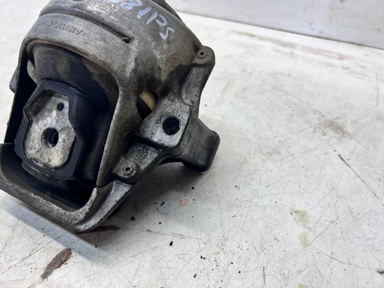 PODUSZKA SILNIKA L P AUDI A4 B8 A5 Q5 8K0199381PS