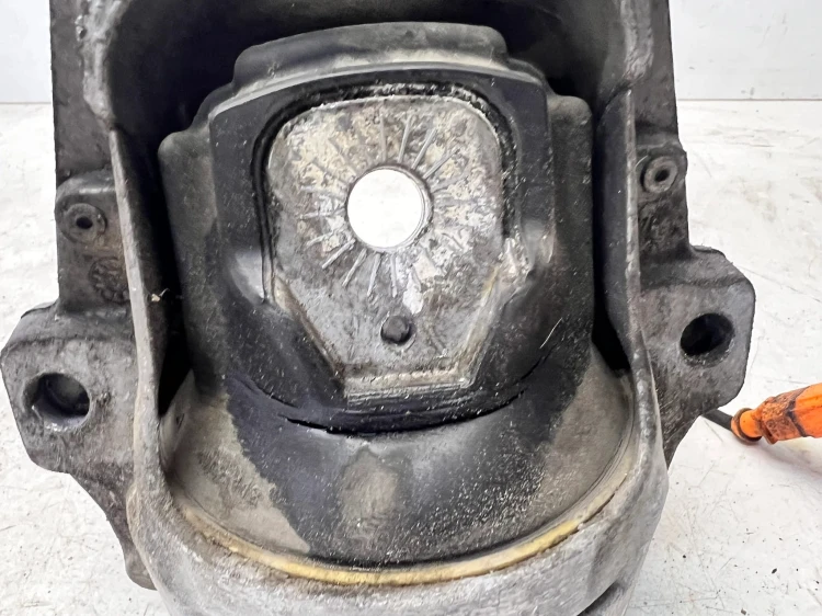 PODUSZKA SILNIKA L P AUDI A4 B8 A5 Q5 8K0199381PS