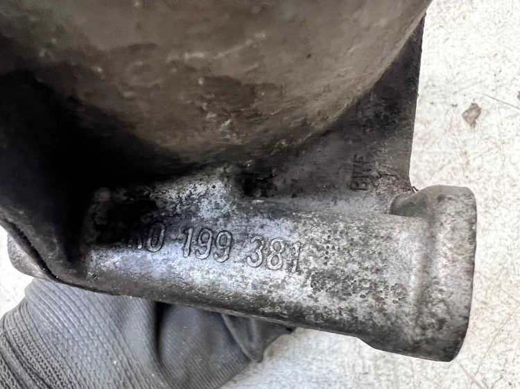 PODUSZKA SILNIKA L P AUDI A4 B8 A5 Q5 8K0199381PS