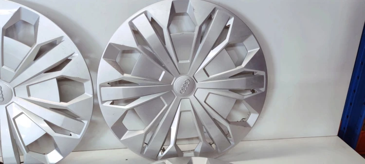 KOŁPAK KOŁPAKI ORYGINALNE AUDI Q3 8U KOMPLET 83A601147 R17