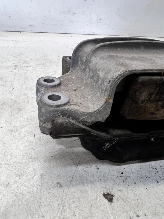 ŁAPA PODUSZKA SILNIKA AUDI VW SEAT SKODA 8J0199555