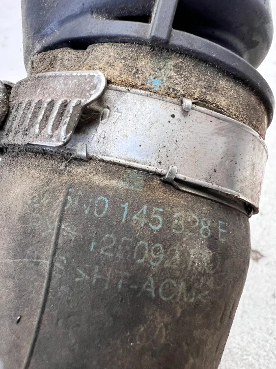 KRÓCIEC DOLOT TURBINY AUDI VW SEAT 03L131111G 5N0145828E