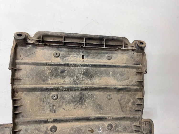 OSŁONA PŁYTA PODWOZIA AUDI A3 8V VOLKSWAGEN SEAT SKODA 5Q0825230H 99/26