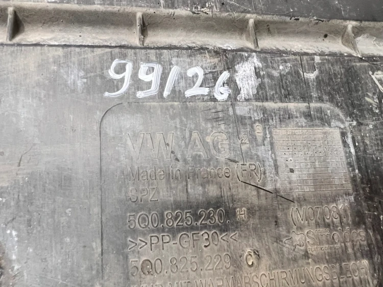 OSŁONA PŁYTA PODWOZIA AUDI A3 8V VOLKSWAGEN SEAT SKODA 5Q0825230H 99/26