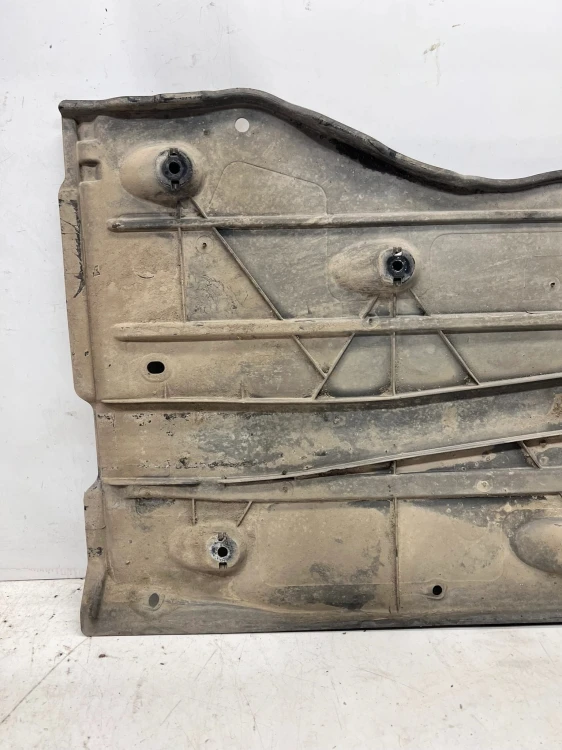 OSŁONA PŁYTA PODWOZIA PRAWA AUDI A3 8V 5Q0825202L 97/26