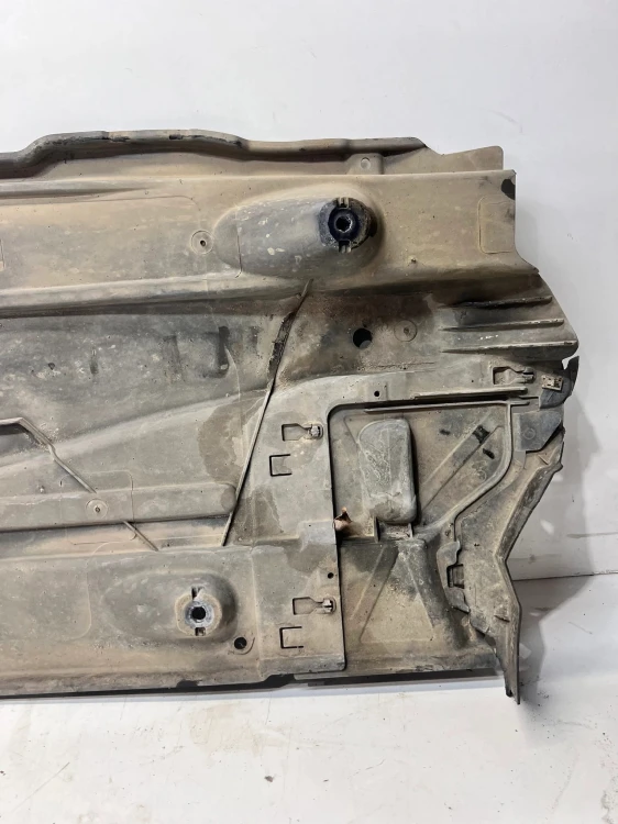 OSŁONA PŁYTA PODWOZIA PRAWA AUDI A3 8V 5Q0825202L 97/26