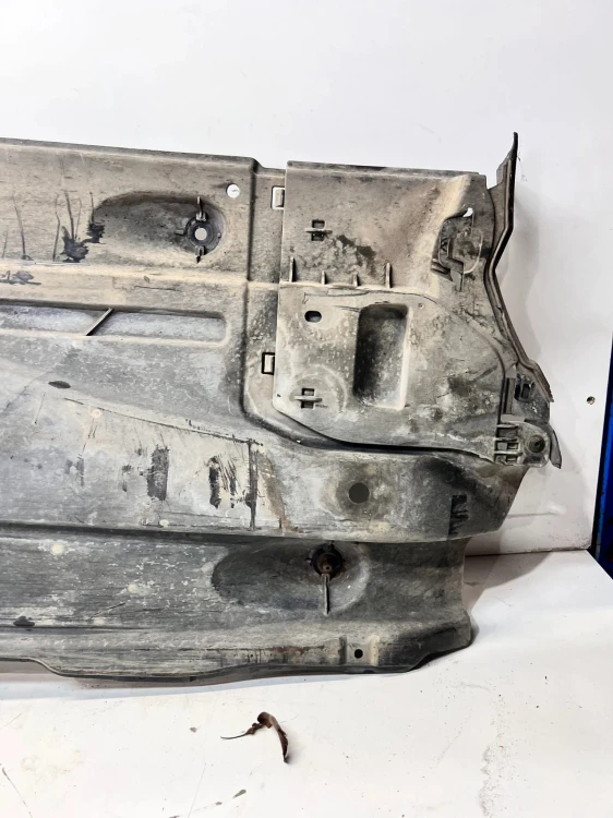 OSŁONA PŁYTA PODWOZIA PRAWA AUDI A3 8V 5Q0825202L 97/26