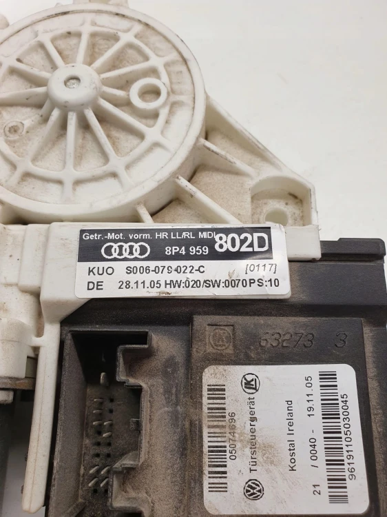 SILNICZEK SZYBY PRAWY AUDI A3 8P LIFT 8P4959802D