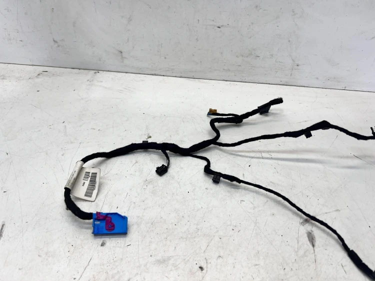 WIĄZKA BOCZKA PRAWY PRZÓD AUDI Q5 8R 8R0971035L