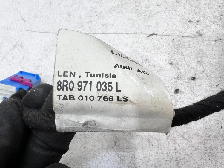 WIĄZKA BOCZKA PRAWY PRZÓD AUDI Q5 8R 8R0971035L