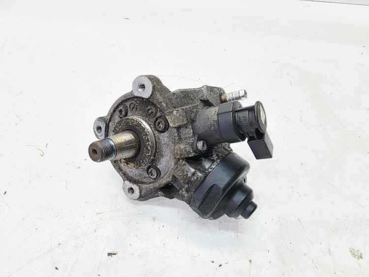 POMPA WTRYSKOWA AUDI VOLKSWAGEN SEAT SKODA 2.0 TDI 03L130755AB 0445010533
